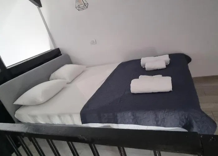 Casuta Intima Feriehus Bukarest